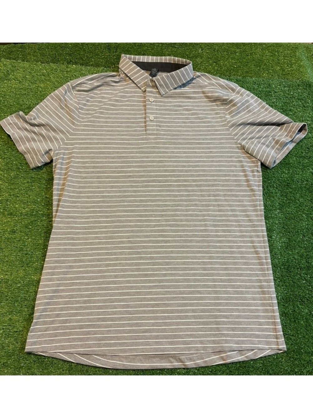 Lululemon polo mens large gray white metal vent lighweight breathable stretch